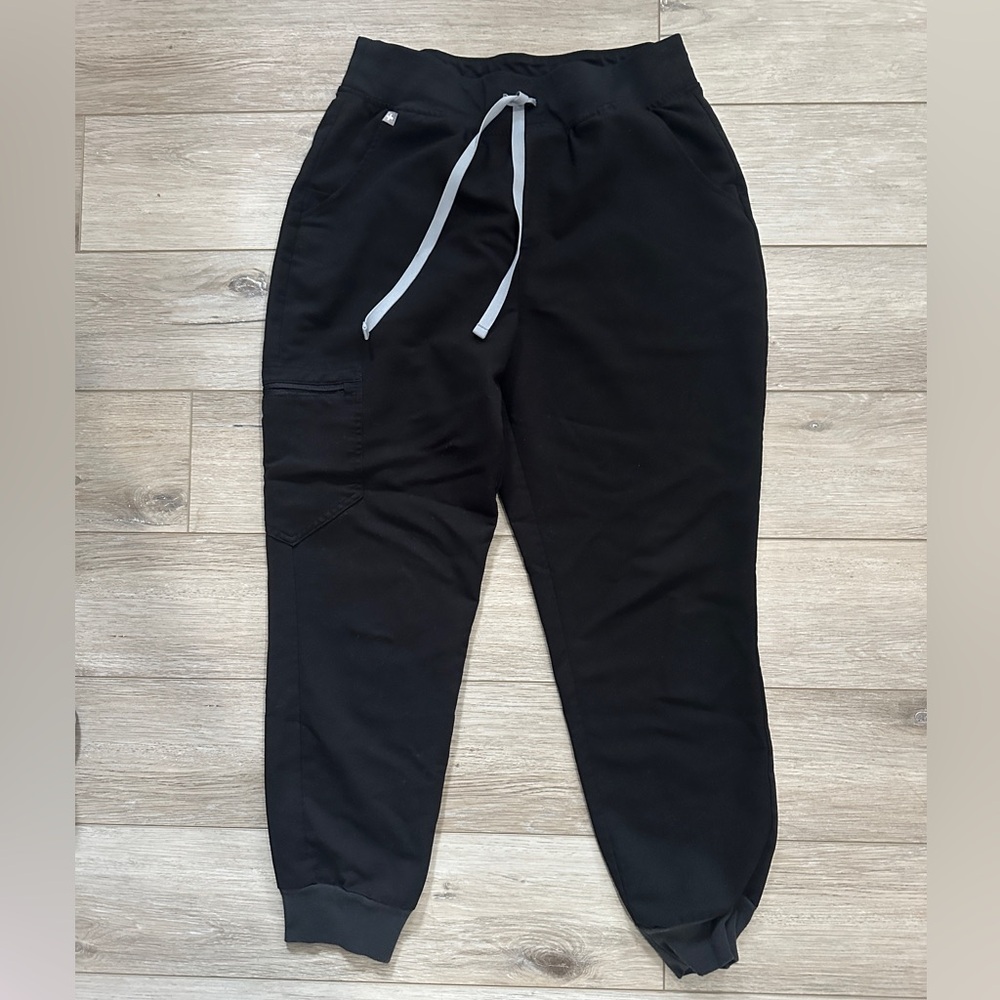 FIGS Women’s Black Zamora™ High Waisted - Jogger Scrub Pants - M - Petite